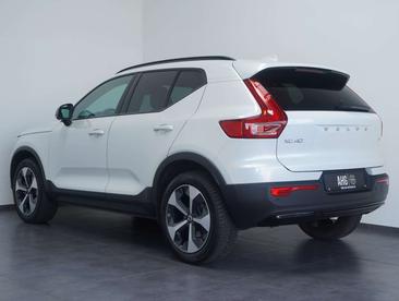 Volvo XC40 B4 Plus — photo 2
