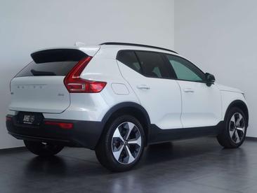 Volvo XC40 B4 Plus — photo 3