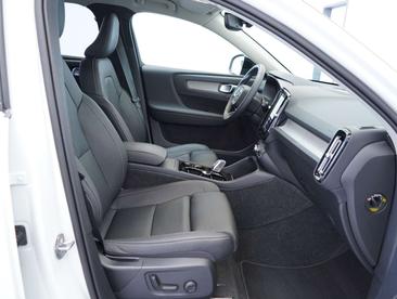 Volvo XC40 B4 Plus — photo 9