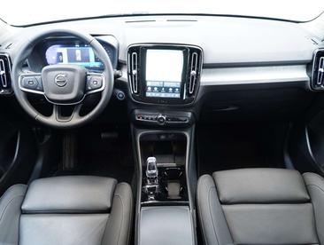 Volvo XC40 B4 Plus — photo 11