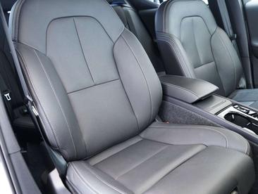 Volvo XC40 B4 Plus — photo 12