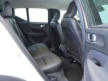 Volvo XC40 B4 Plus — photo 15