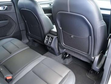Volvo XC40 B4 Plus — photo 16