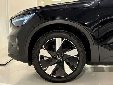 Volvo EX40 Single Motor Extended Range — photo 3