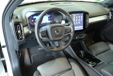 Volvo XC40 B4 Plus — photo 3