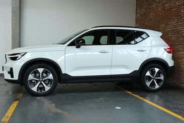 Volvo XC40 B4 Plus — photo 5