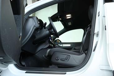 Volvo XC40 B4 Plus — photo 8