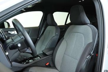 Volvo XC40 B4 Plus — photo 9