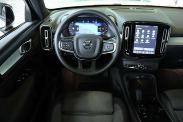 Volvo XC40 B4 Plus — photo 11