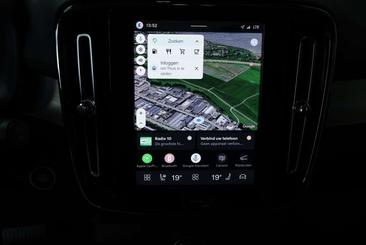 Volvo XC40 B4 Plus — photo 13