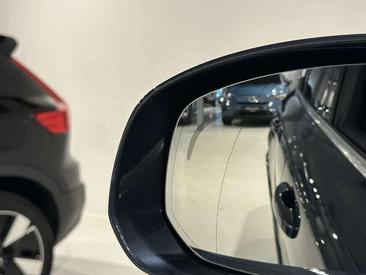 Volvo XC90 B5 Plus — photo 10