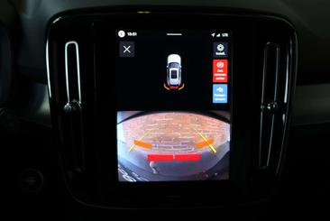 Volvo XC40 B4 Plus — photo 14