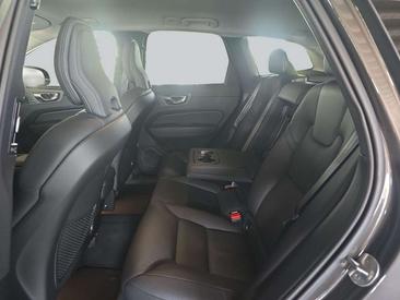 Volvo XC60 B5 Plus — photo 10