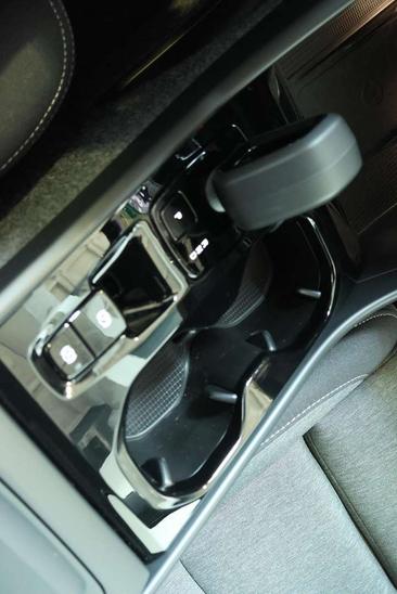 Volvo XC40 B4 Plus — photo 18
