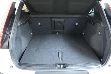 Volvo XC40 B4 Plus — photo 20