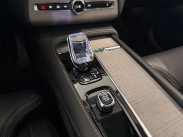 Volvo XC90 T8 Recharge Plus — photo 22