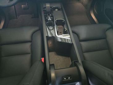 Volvo XC60 B5 Plus — photo 21