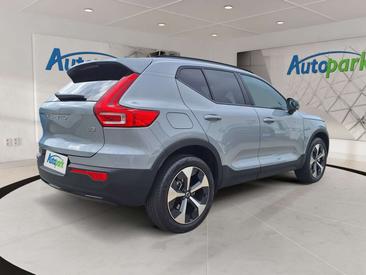 Volvo XC40 B3 Plus — photo 8
