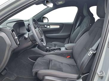 Volvo XC40 B3 Plus — photo 16