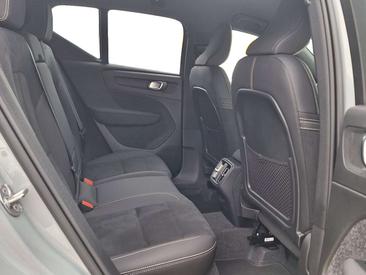 Volvo XC40 B3 Plus — photo 18
