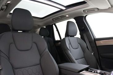Volvo XC90 T8 Recharge Plus — photo 9