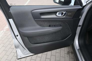 Volvo XC40 Recharge Ultimate — photo 14