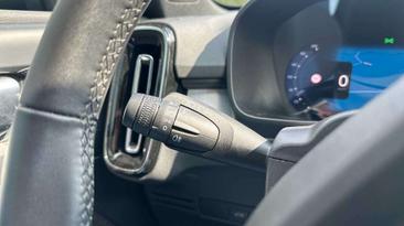 Volvo XC40 B3 Core — photo 17