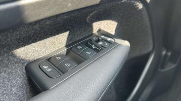 Volvo XC40 B3 Core — photo 21