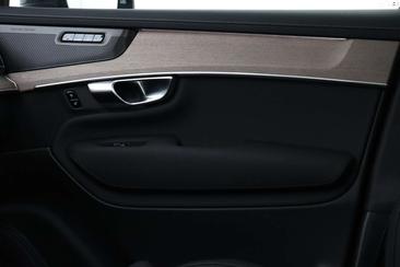 Volvo XC90 T8 Recharge Plus — photo 23