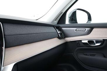 Volvo XC90 T8 Recharge Plus — photo 24