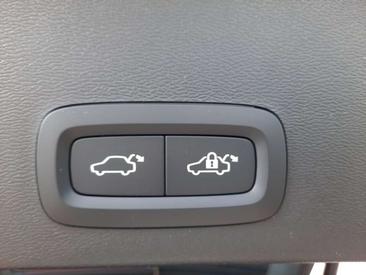 Volvo XC40 B3 Plus — photo 8