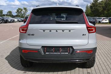 Volvo XC40 B4 Plus — photo 4