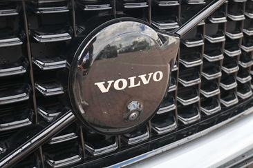 Volvo XC40 B4 Plus — photo 9