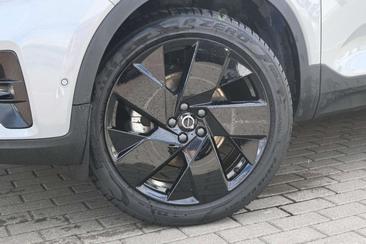 Volvo XC40 B4 Plus — photo 11