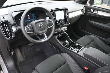 Volvo XC40 B4 Plus — photo 12