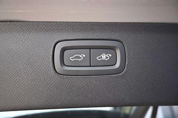 Volvo XC90 T8 Plus — photo 18