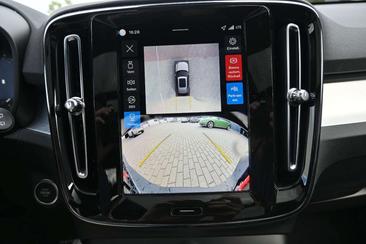 Volvo XC40 B4 Plus — photo 24