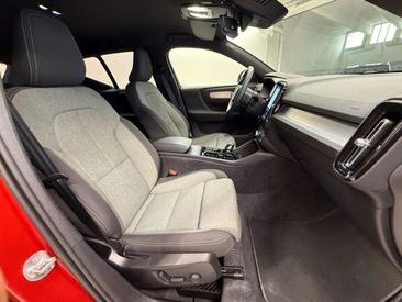 Volvo XC40 B4 Plus — photo 9