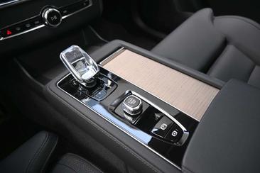 Volvo XC90 T8 Plus — photo 22