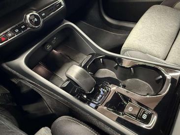 Volvo XC40 B4 Plus — photo 13