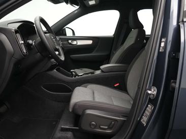 Volvo XC40 B4 Plus — photo 9