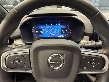 Volvo XC40 B4 Plus — photo 14