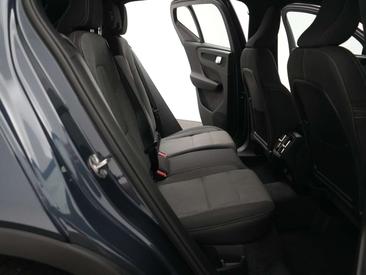 Volvo XC40 B4 Plus — photo 11