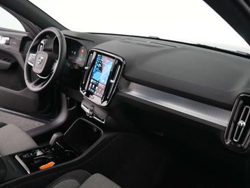 Volvo XC40 B4 Plus — photo 12