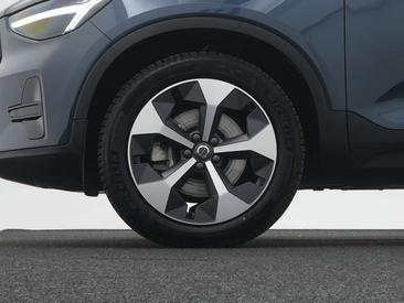 Volvo XC40 B4 Plus — photo 16