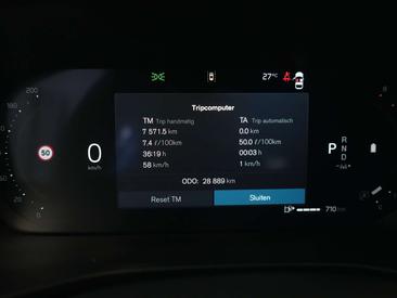 Volvo XC40 B4 Plus — photo 20