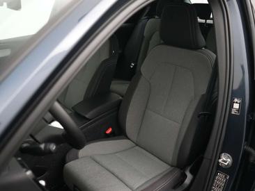 Volvo XC40 B4 Plus — photo 28