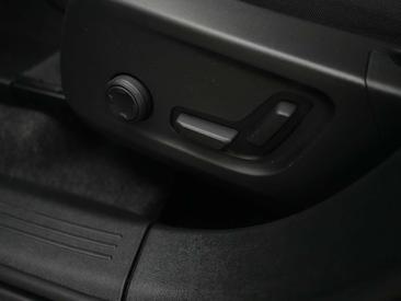 Volvo XC40 B4 Plus — photo 29