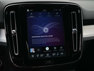 Volvo XC40 B4 Plus — photo 48