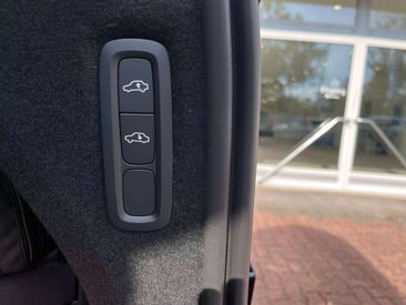 Volvo XC90 T8 — photo 9